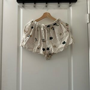 Floral Embroidered Cream Shorts
